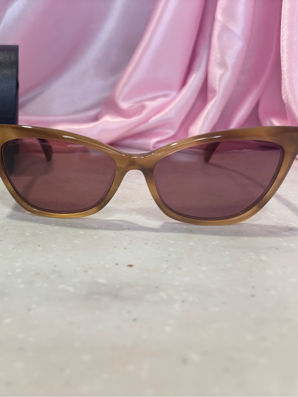 MaxMara Brown Cat-Eye Sunglasses with Rose Tint
